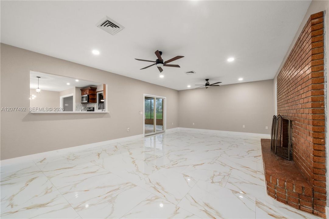 En Venta: $429,000 (3 camas, 2 baños, 0 Pies cuadrados)