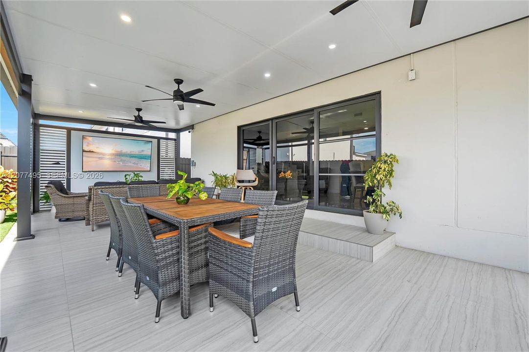 En Venta: $620,000 (5 camas, 3 baños, 1810 Pies cuadrados)