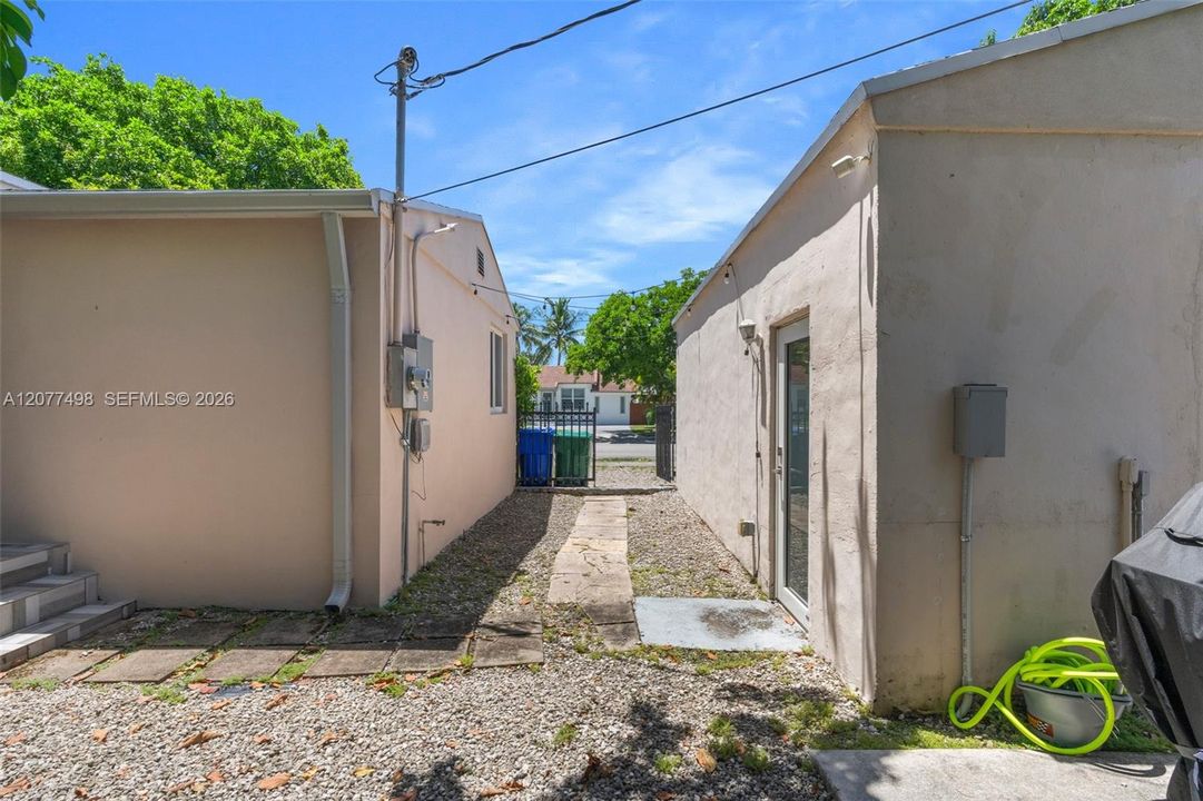 For Rent: $1,500 (0 beds, 1 baths, 264 Square Feet)