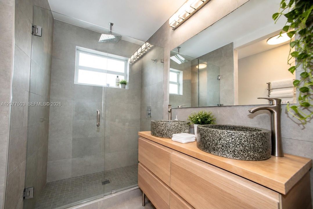 For Rent: $6,990 (3 beds, 2 baths, 2070 Square Feet)