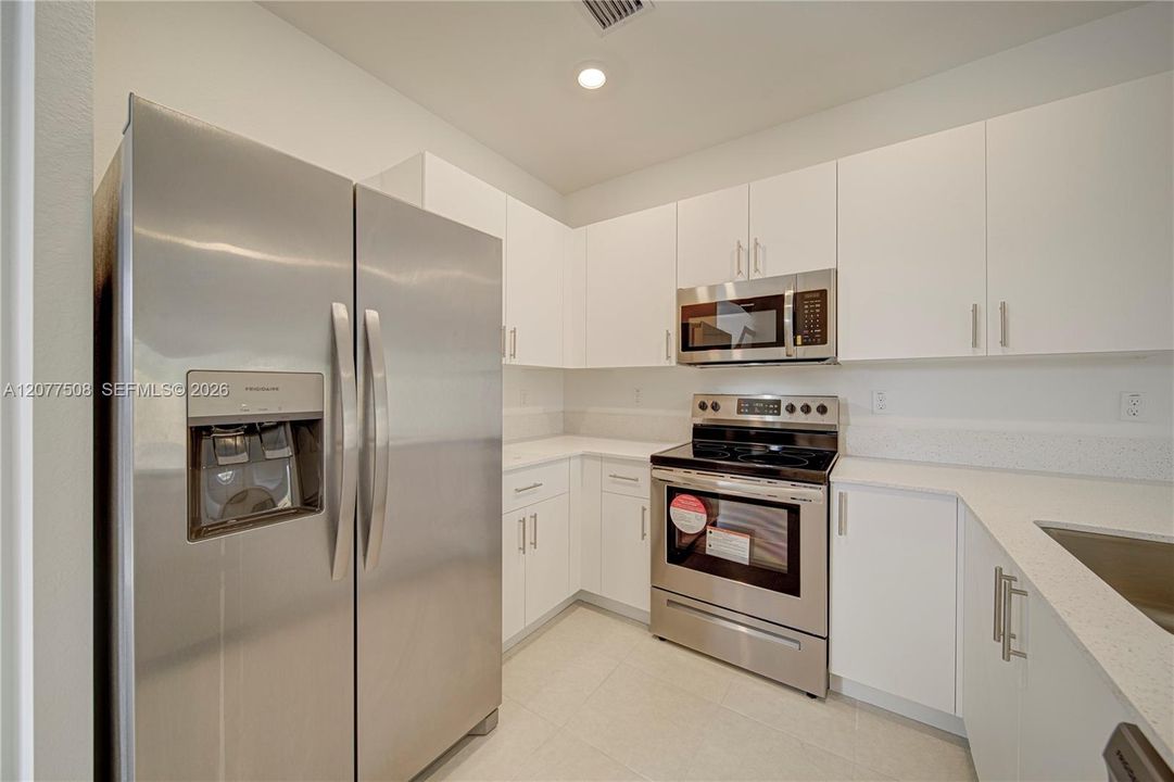En Venta: $629,000 (4 camas, 3 baños, 1853 Pies cuadrados)
