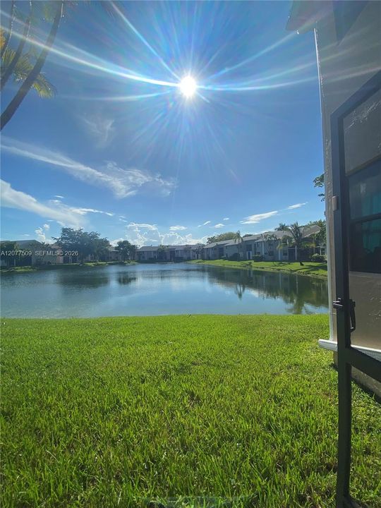 For Rent: $1,950 (2 beds, 1 baths, 863 Square Feet)