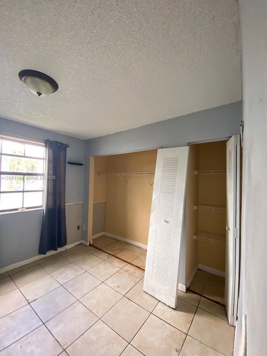 For Rent: $1,950 (2 beds, 1 baths, 863 Square Feet)
