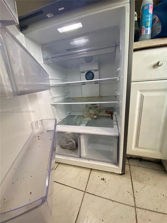 For Rent: $1,950 (2 beds, 1 baths, 863 Square Feet)