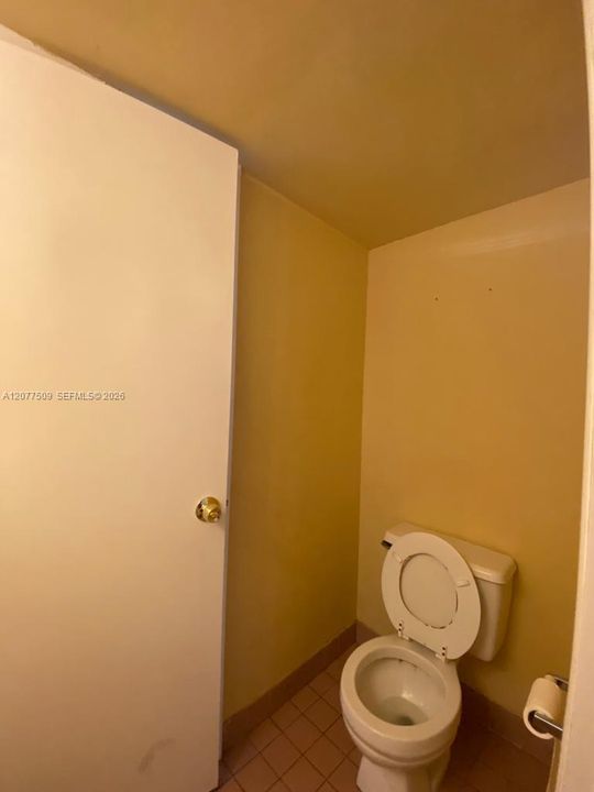 For Rent: $1,950 (2 beds, 1 baths, 863 Square Feet)