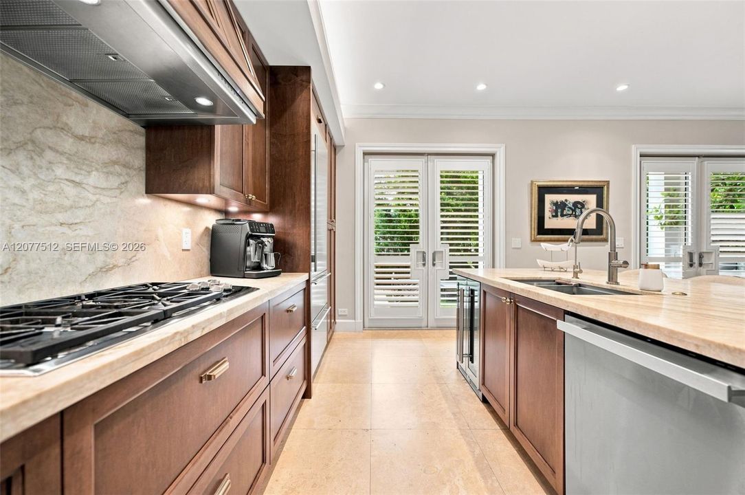 For Rent: $18,000 (3 beds, 4 baths, 3104 Square Feet)