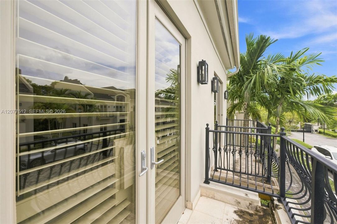 For Rent: $18,000 (3 beds, 4 baths, 3104 Square Feet)