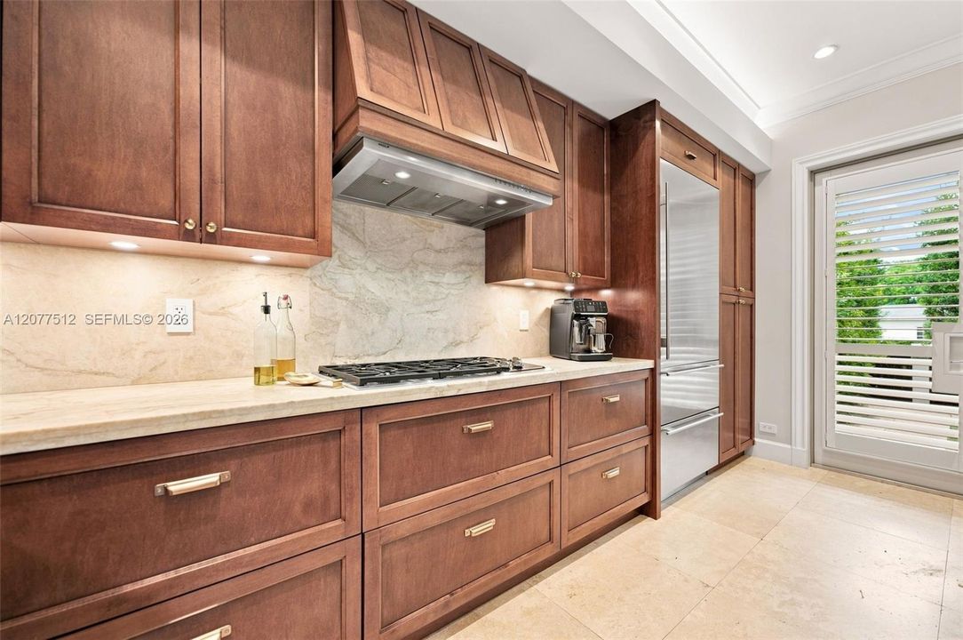 For Rent: $18,000 (3 beds, 4 baths, 3104 Square Feet)