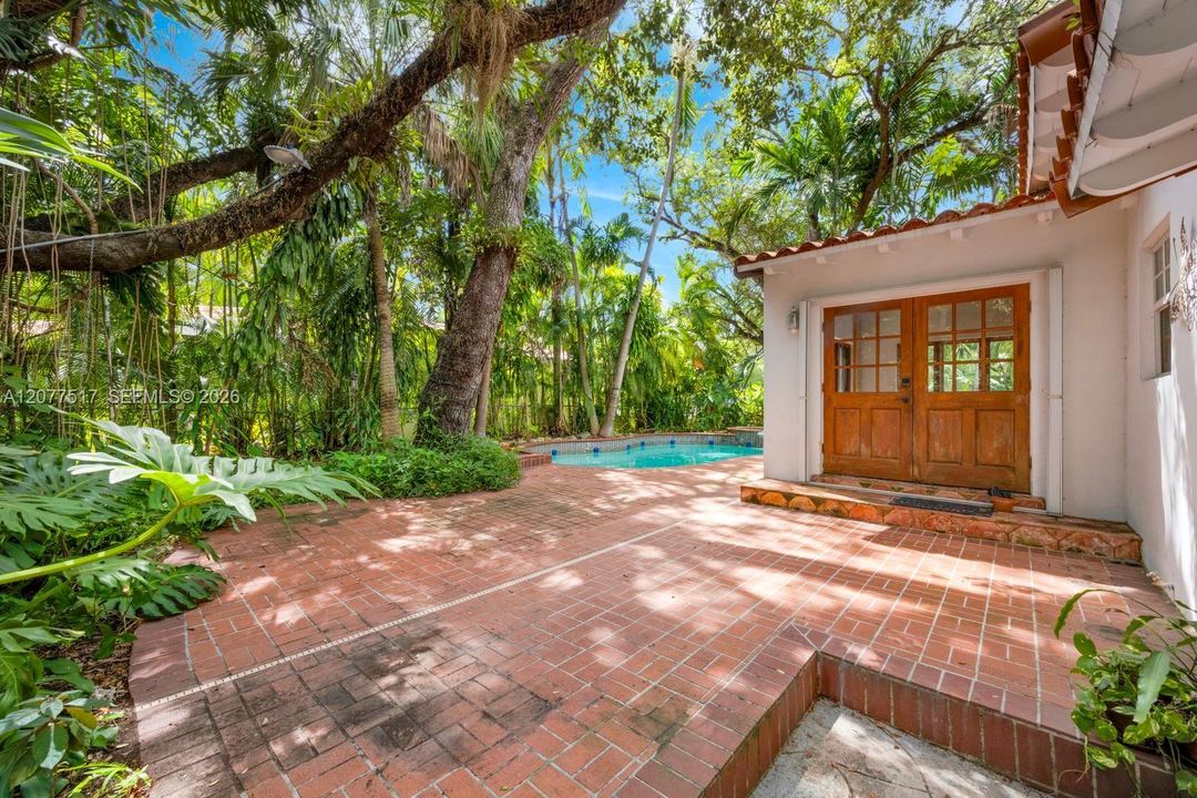 For Sale: $2,300,000 (0.24 acres)
