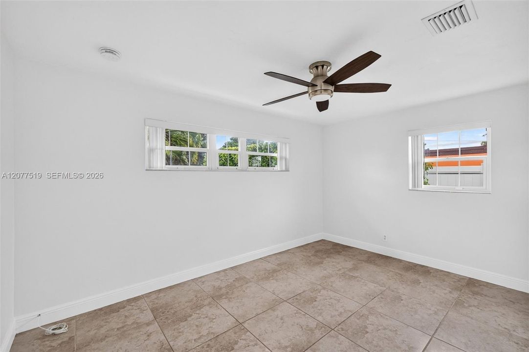 En Venta: $499,900 (3 camas, 2 baños, 1204 Pies cuadrados)