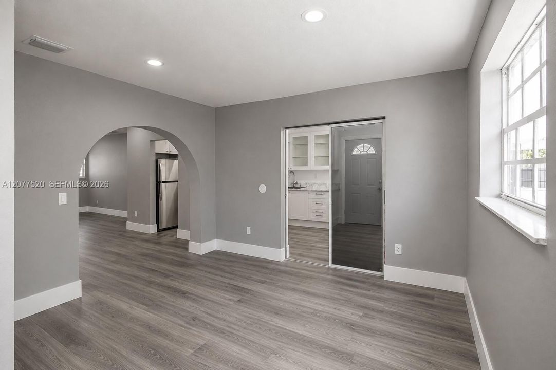 For Sale: $649,900 (4 beds, 2 baths, 1952 Square Feet)