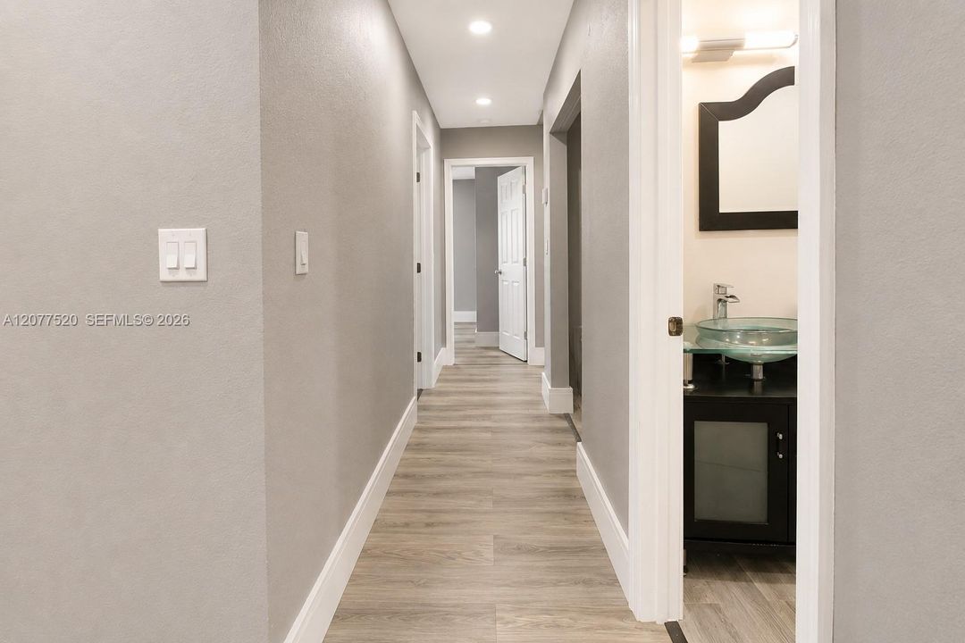For Sale: $649,900 (4 beds, 2 baths, 1952 Square Feet)