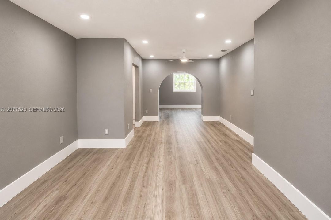 For Sale: $649,900 (4 beds, 2 baths, 1952 Square Feet)