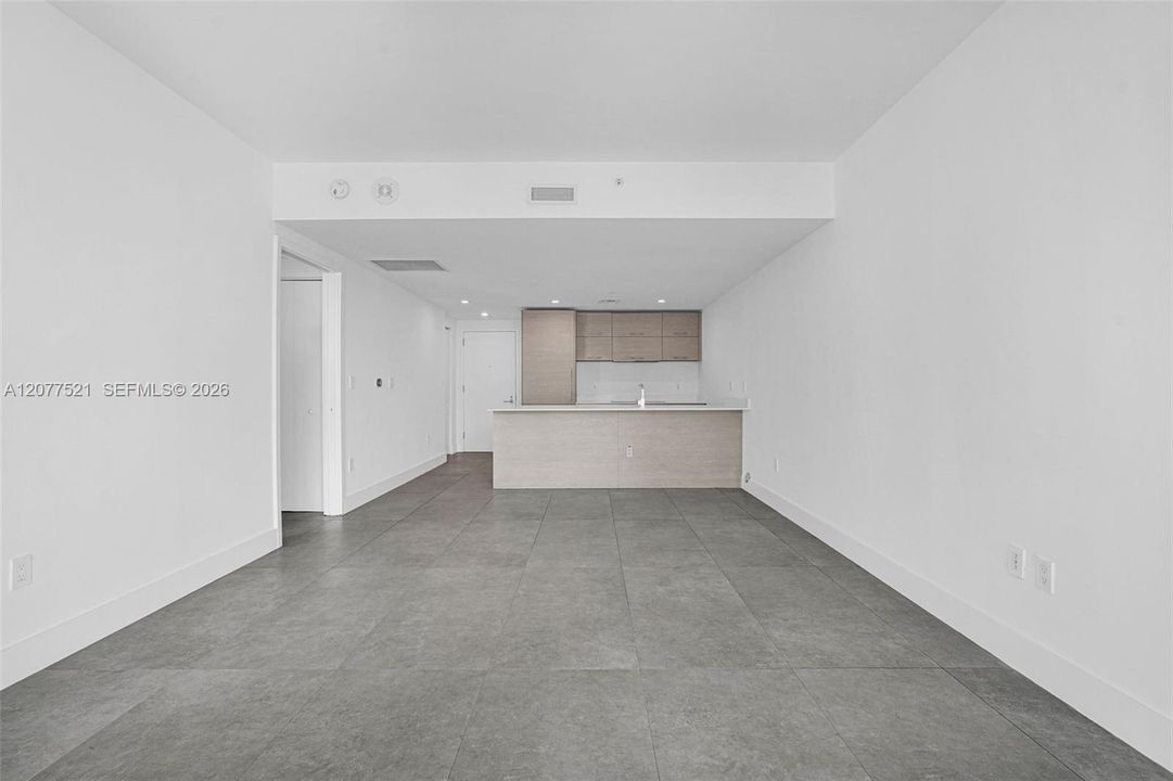 For Sale: $650,000 (2 beds, 2 baths, 868 Square Feet)