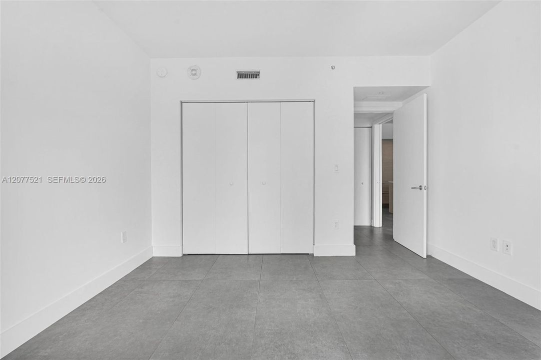 For Sale: $650,000 (2 beds, 2 baths, 868 Square Feet)