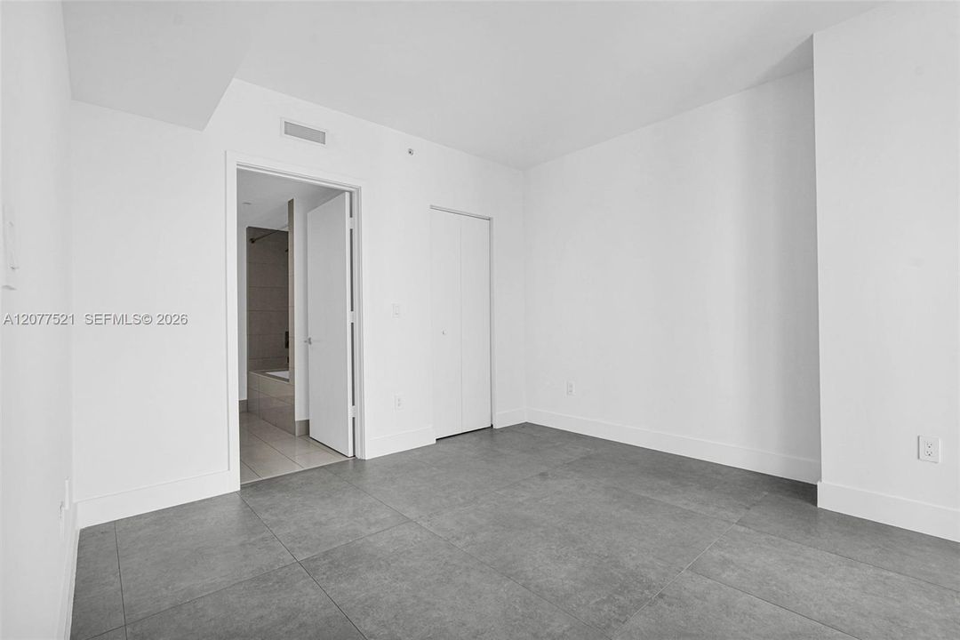 For Sale: $650,000 (2 beds, 2 baths, 868 Square Feet)