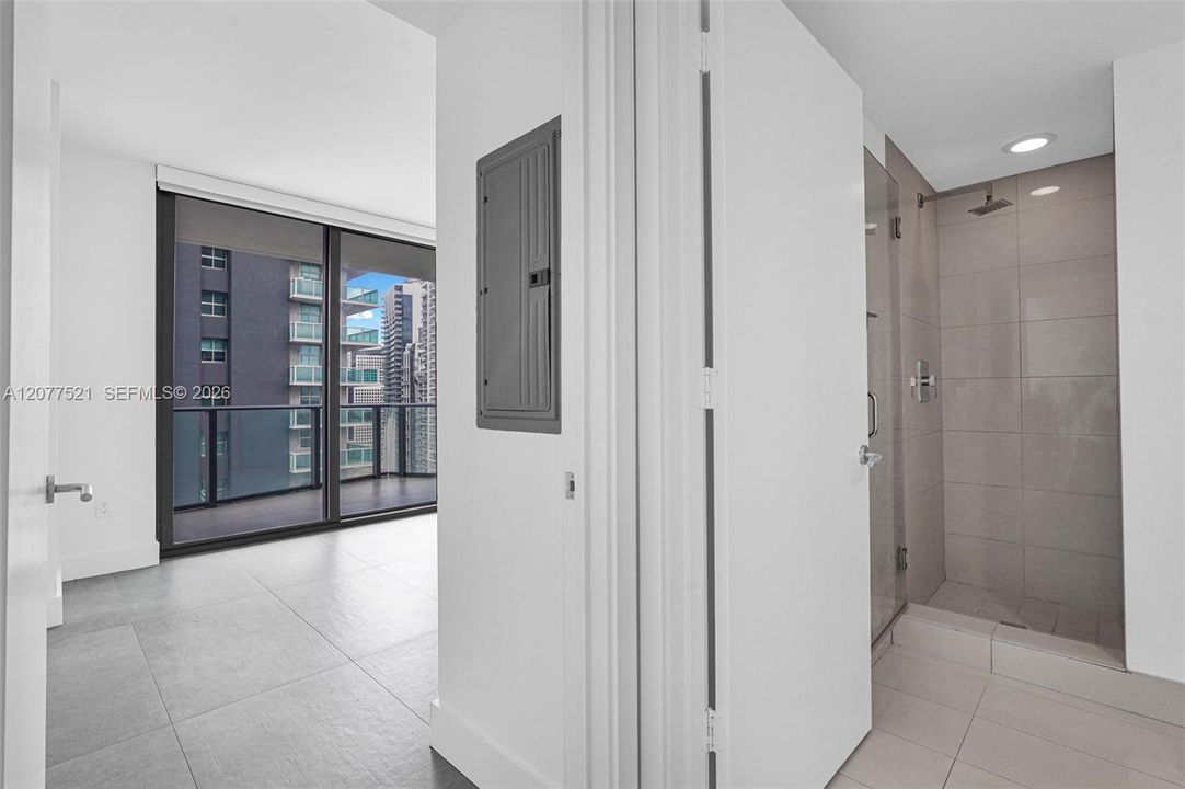 For Sale: $650,000 (2 beds, 2 baths, 868 Square Feet)