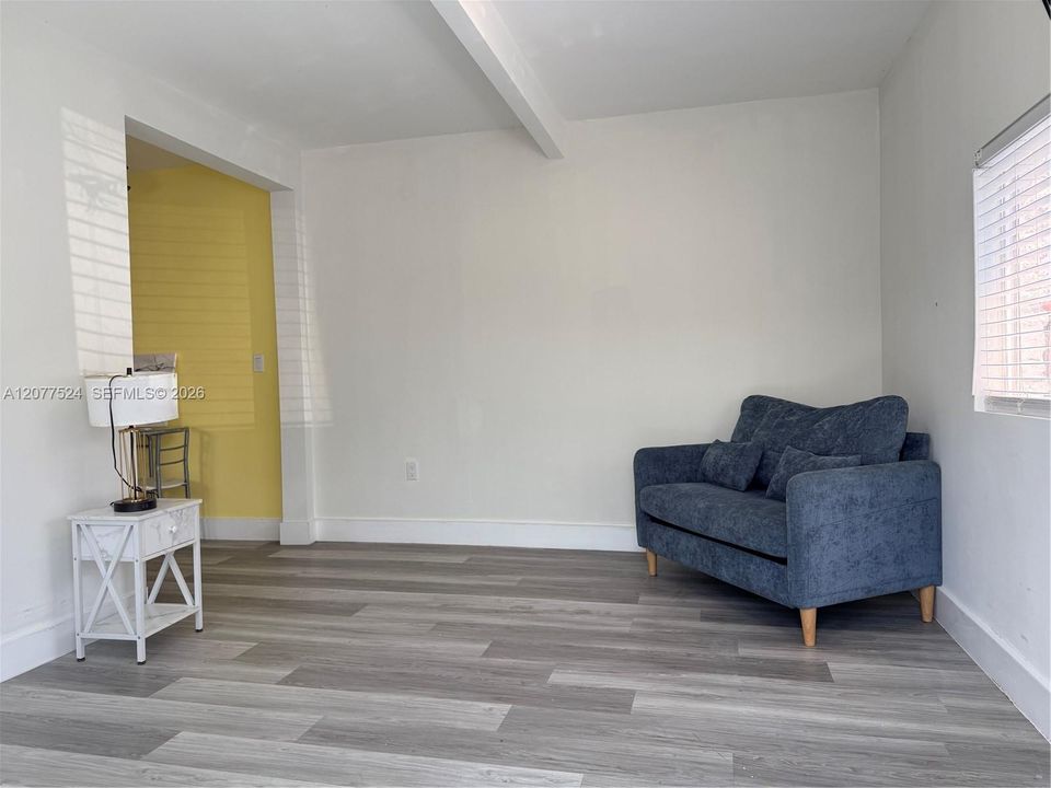 For Rent: $1,400 (0 beds, 1 baths, 500 Square Feet)