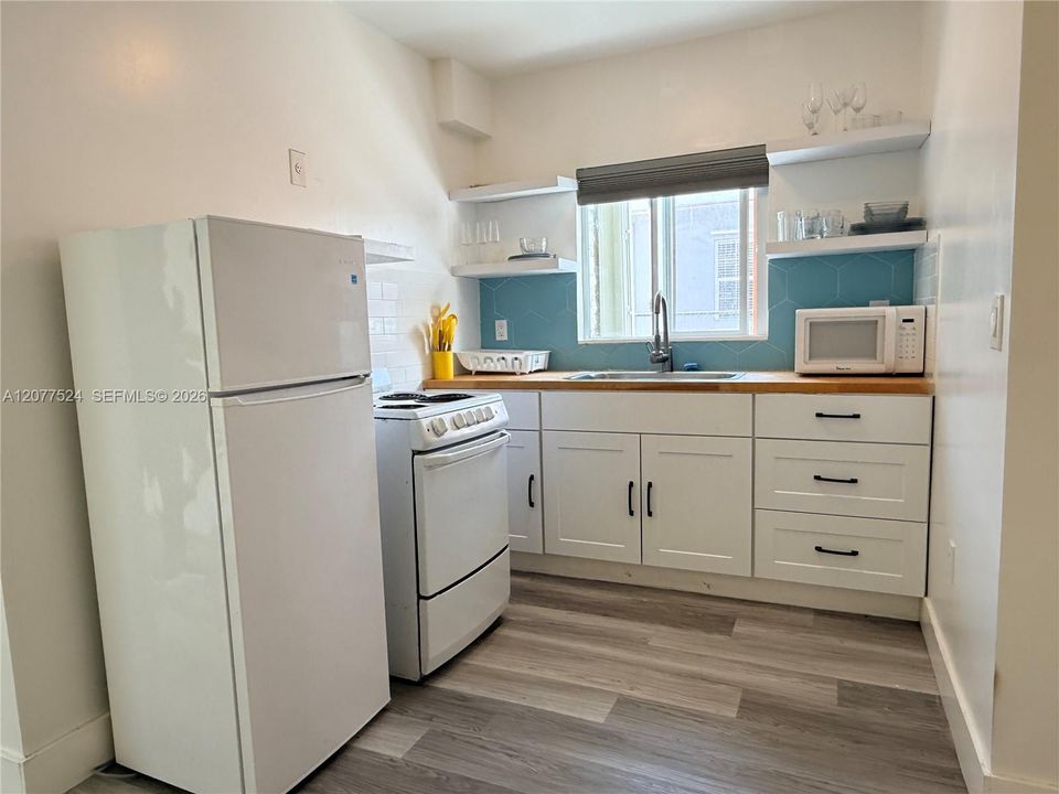 For Rent: $1,400 (0 beds, 1 baths, 500 Square Feet)