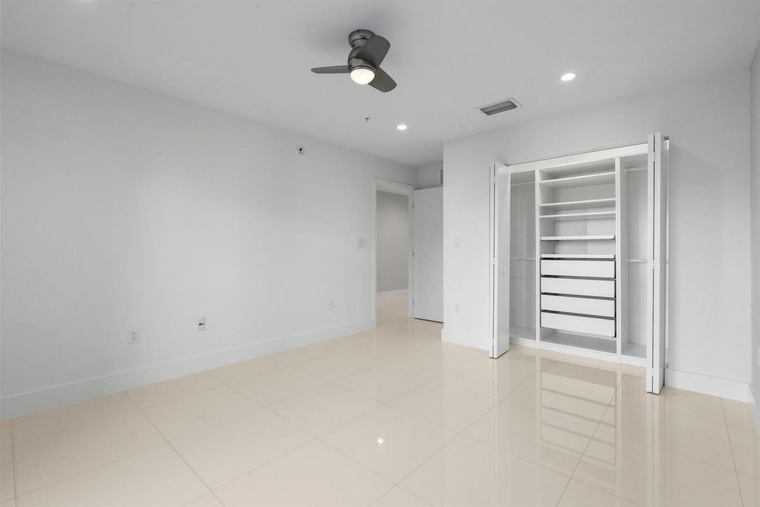 2nd bedroom & closet