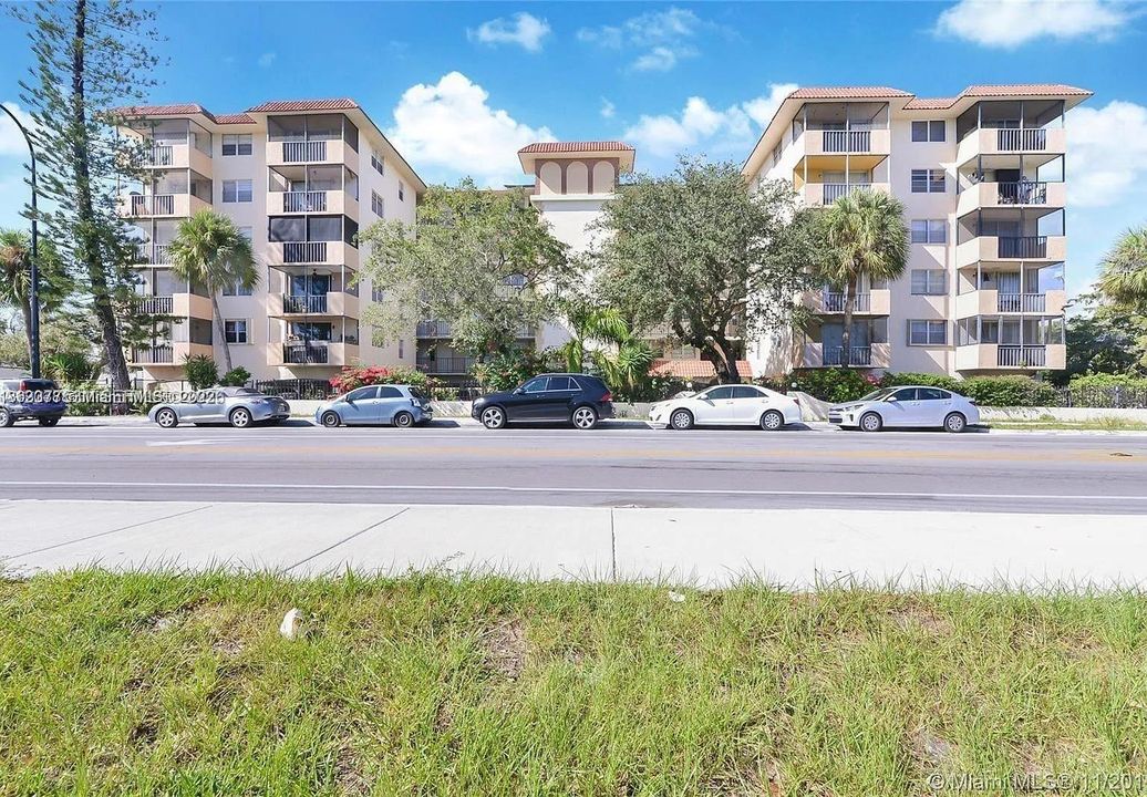 For Sale: $100,000 (0 beds, 0 baths, 725 Square Feet)
