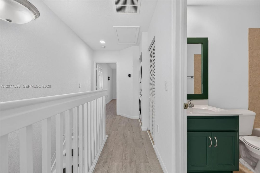 For Sale: $350,000 (2 beds, 2 baths, 1120 Square Feet)