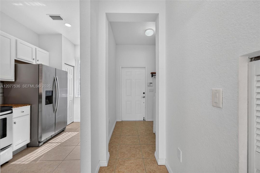 For Sale: $350,000 (2 beds, 2 baths, 1120 Square Feet)