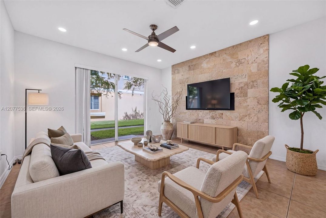 For Sale: $350,000 (2 beds, 2 baths, 1120 Square Feet)