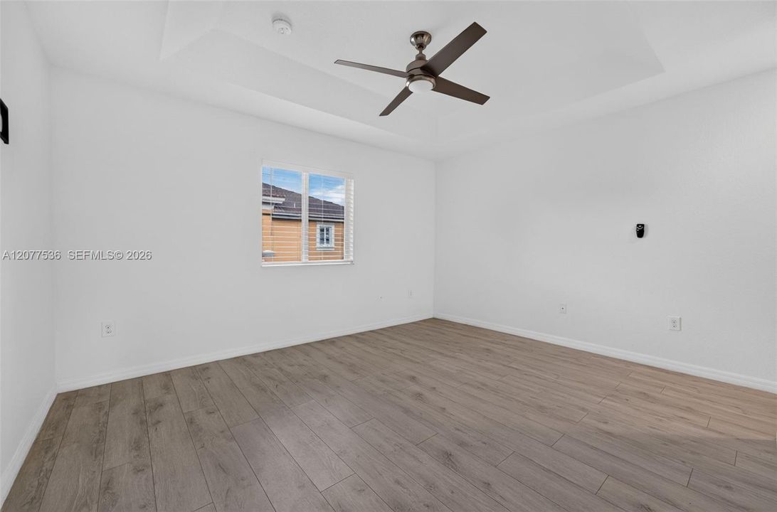 For Sale: $350,000 (2 beds, 2 baths, 1120 Square Feet)