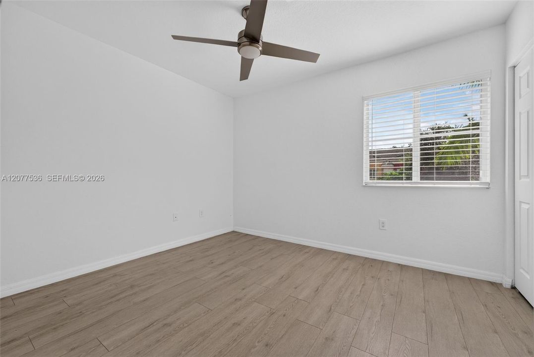 For Sale: $350,000 (2 beds, 2 baths, 1120 Square Feet)