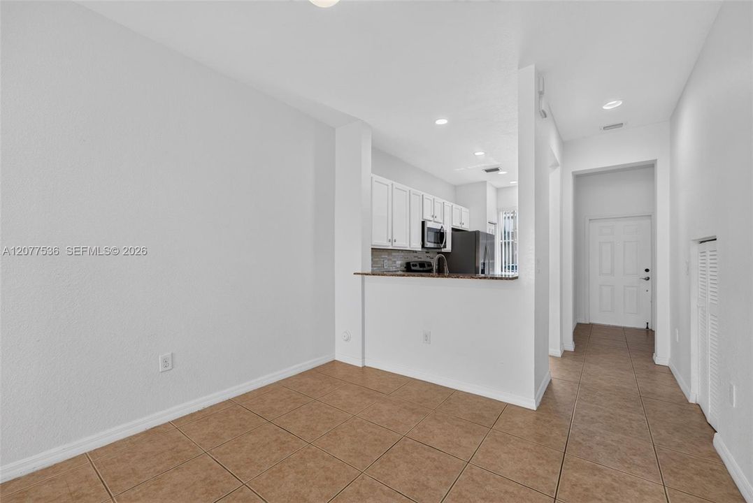 For Sale: $350,000 (2 beds, 2 baths, 1120 Square Feet)