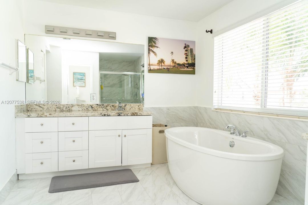 En Renta: $4,500 (4 camas, 2 baños, 2940 Pies cuadrados)