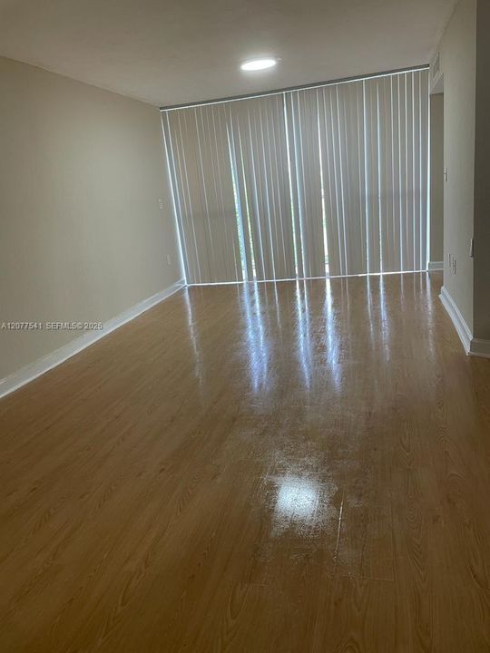 For Rent: $1,900 (2 beds, 2 baths, 960 Square Feet)