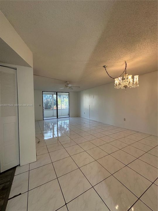 En Venta: $135,000 (2 camas, 2 baños, 1000 Pies cuadrados)