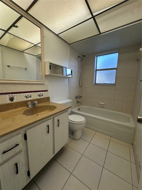 En Venta: $135,000 (2 camas, 2 baños, 1000 Pies cuadrados)