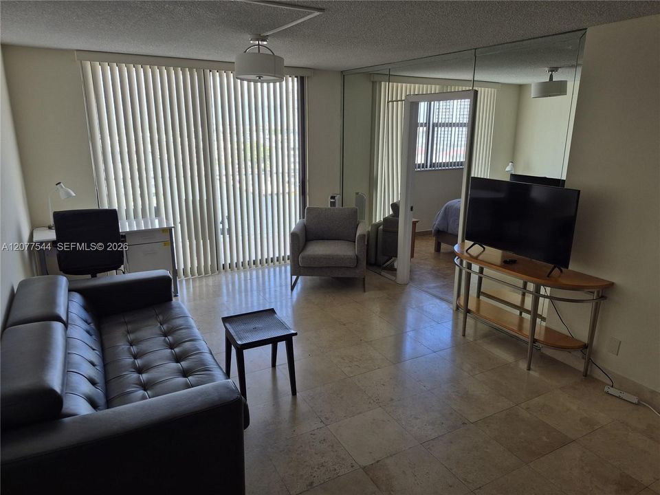 En Renta: $2,550 (2 camas, 2 baños, 1008 Pies cuadrados)