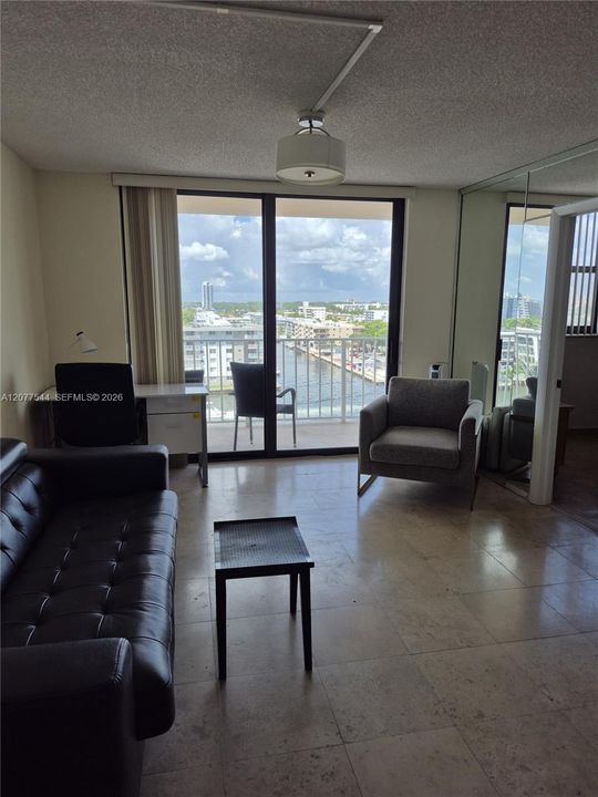 En Renta: $2,550 (2 camas, 2 baños, 1008 Pies cuadrados)