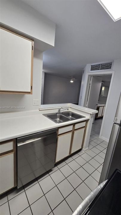 For Rent: $1,694 (1 beds, 1 baths, 862 Square Feet)