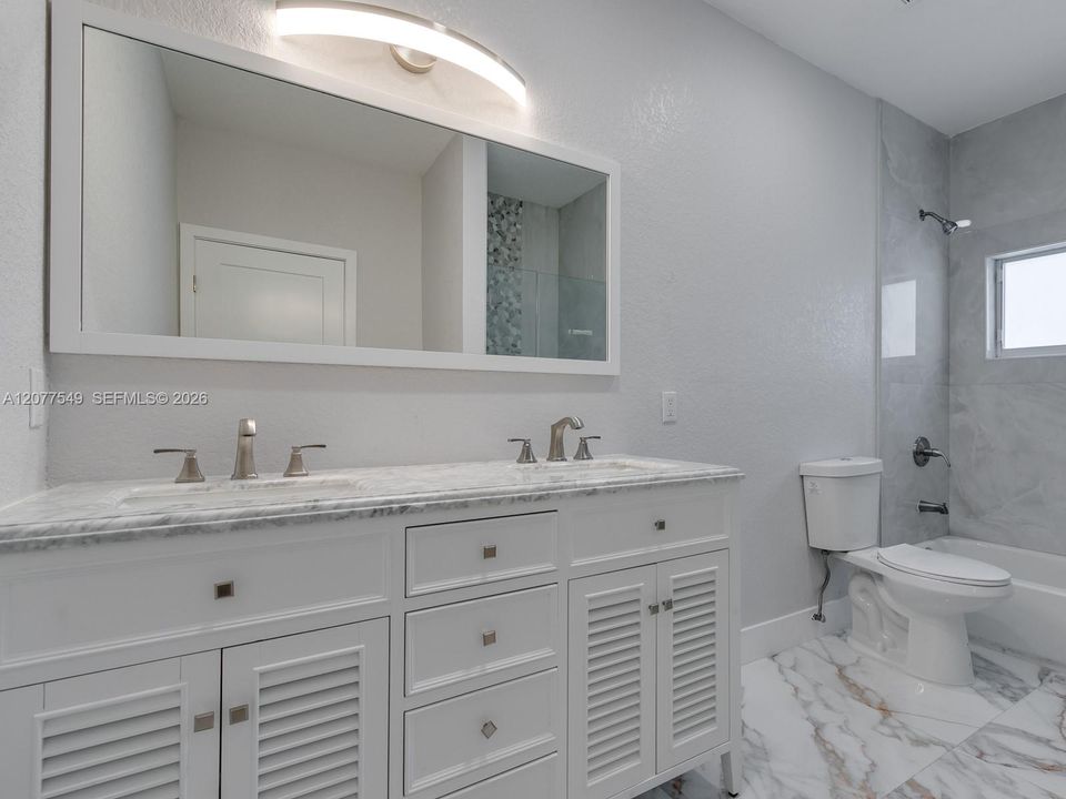 En Renta: $4,000 (4 camas, 2 baños, 1666 Pies cuadrados)