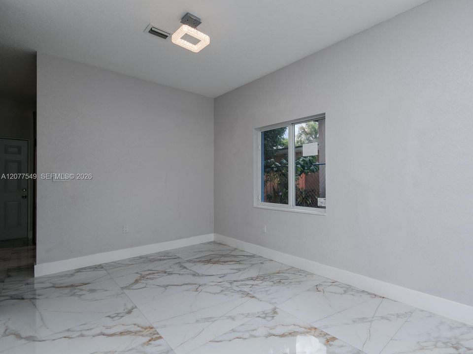 En Renta: $4,000 (4 camas, 2 baños, 1666 Pies cuadrados)