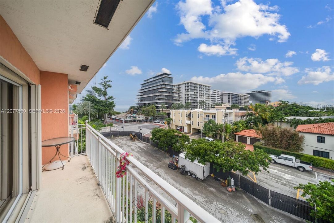 En Renta: $4,950 (3 camas, 3 baños, 1620 Pies cuadrados)