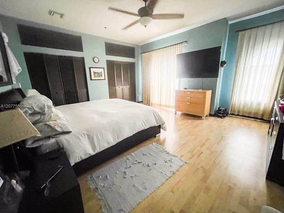 En Renta: $4,950 (3 camas, 3 baños, 1620 Pies cuadrados)