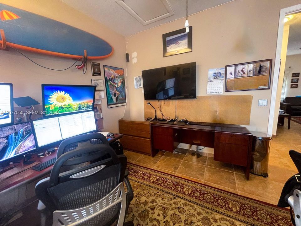 En Renta: $4,950 (3 camas, 3 baños, 1620 Pies cuadrados)