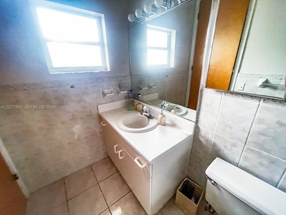 En Renta: $4,950 (3 camas, 3 baños, 1620 Pies cuadrados)