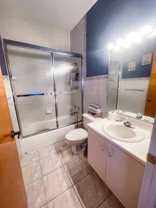 En Renta: $4,950 (3 camas, 3 baños, 1620 Pies cuadrados)