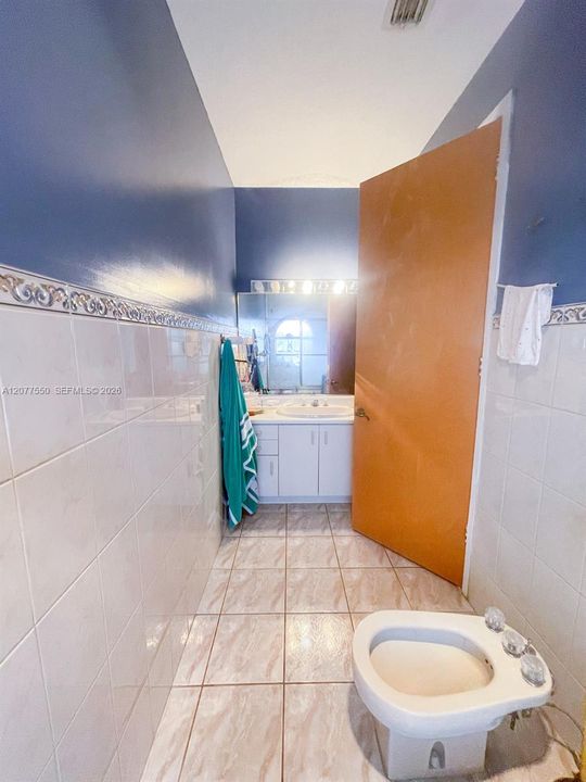 En Renta: $4,950 (3 camas, 3 baños, 1620 Pies cuadrados)
