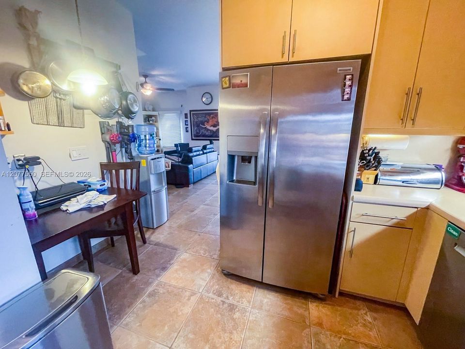 En Renta: $4,950 (3 camas, 3 baños, 1620 Pies cuadrados)