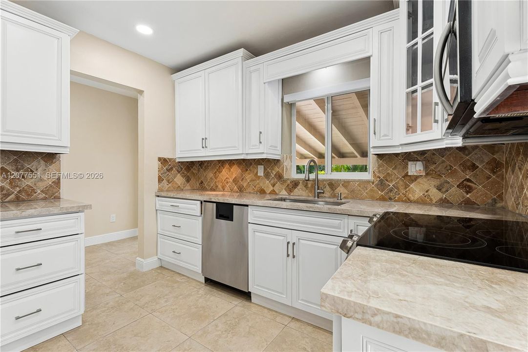 For Sale: $875,000 (4 beds, 3 baths, 1598 Square Feet)