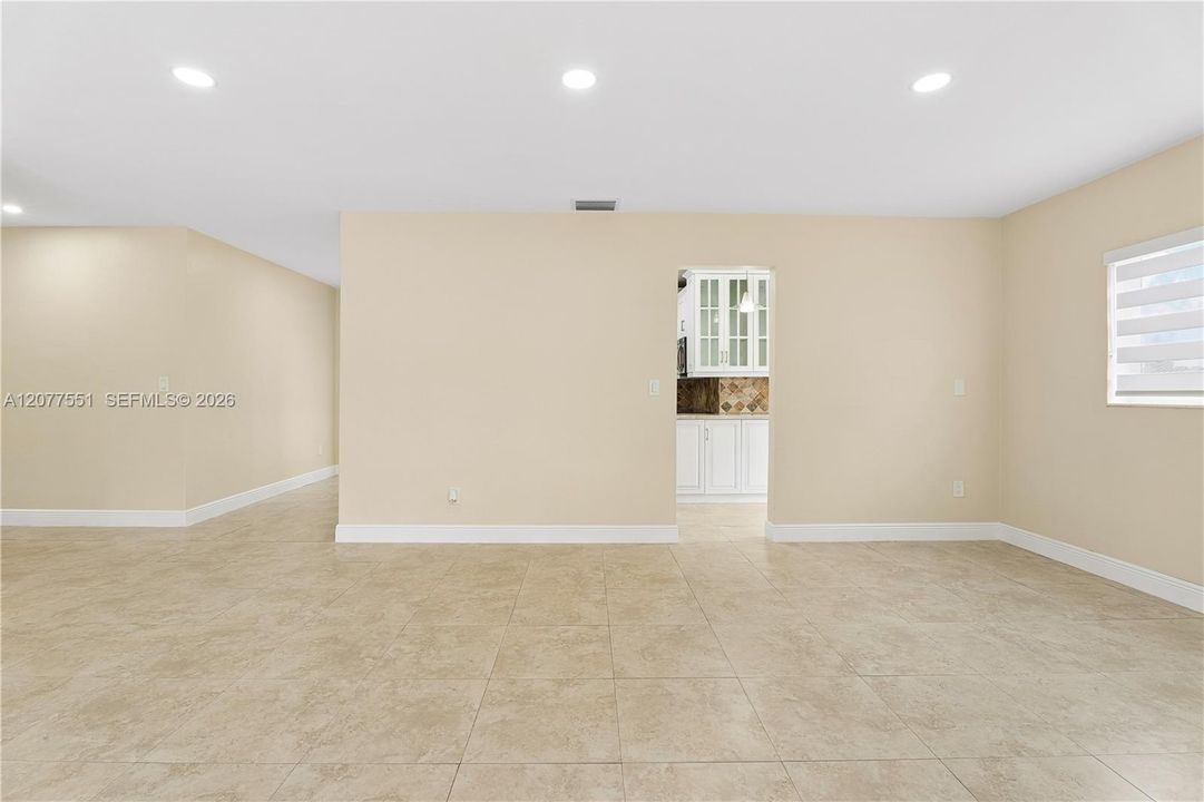 For Sale: $875,000 (4 beds, 3 baths, 1598 Square Feet)