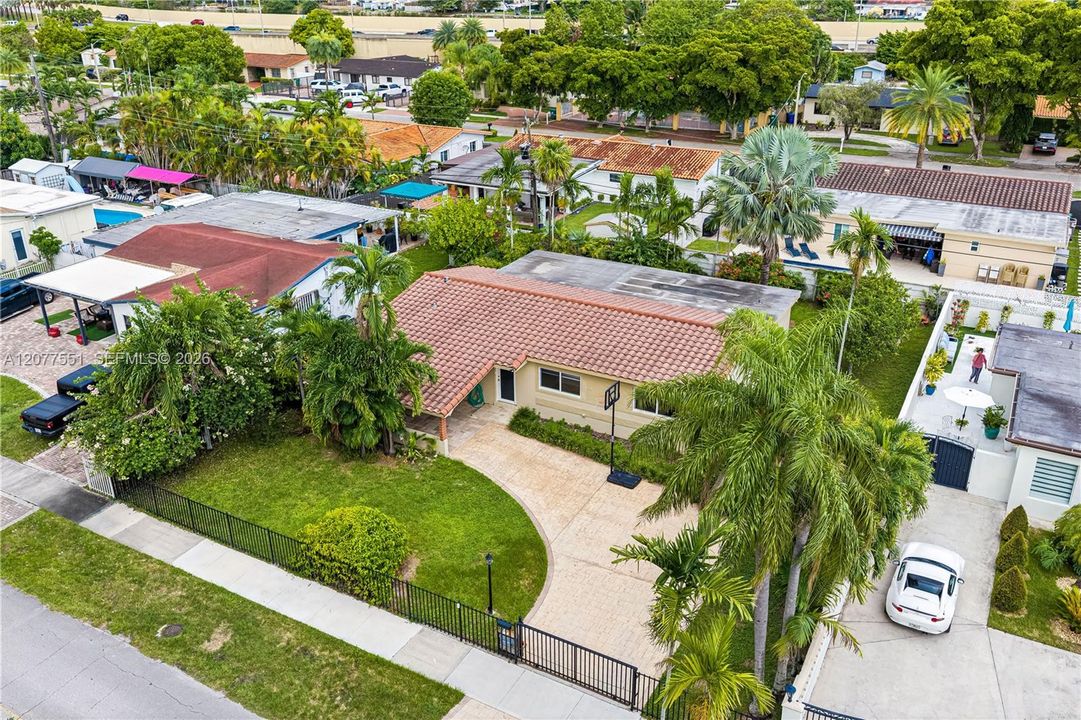 For Sale: $875,000 (4 beds, 3 baths, 1598 Square Feet)